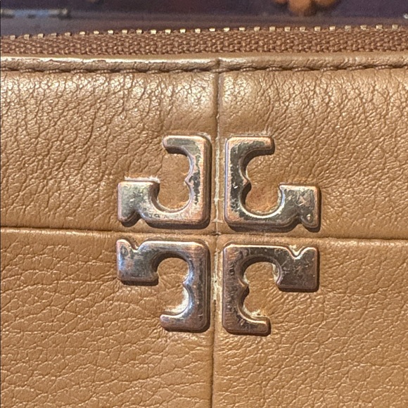 Tory Burch Pebbled Leather Zip Wallet in Saddle - Picture 4 of 11